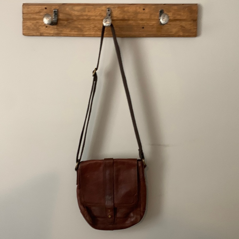 Genuine leather fossil messenger/crossbody